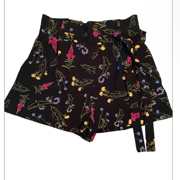NWT DO+BE FLORAL SHORTS SIZE LARGE - Picture 1 of 7